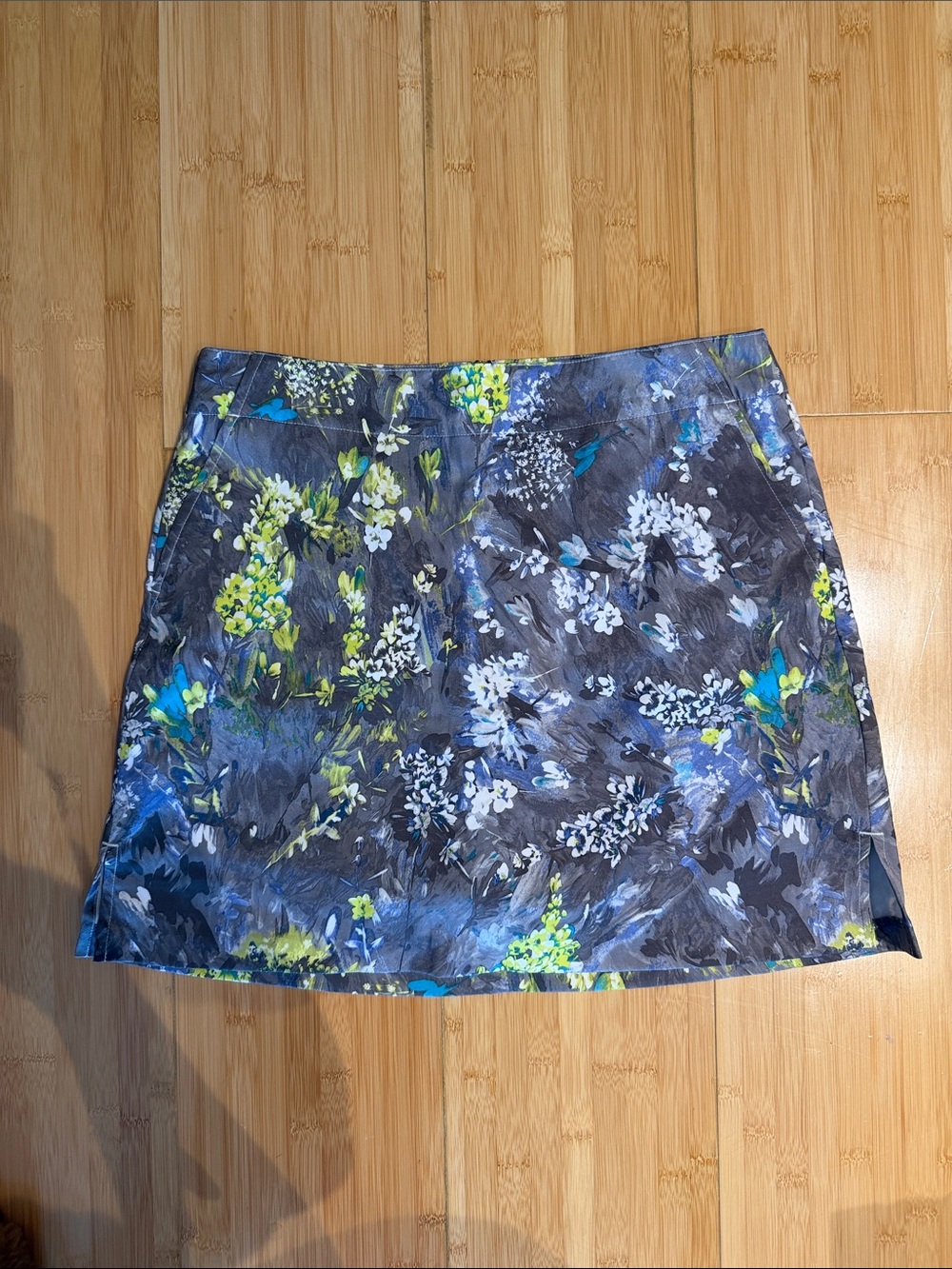 Lady Hagen Floral Print A-Line Golf Skirt in Blue and Green